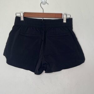 Athleta Mod Trekkie Shorts Black Stretch Size 4 Outdoor Hiking Pockets